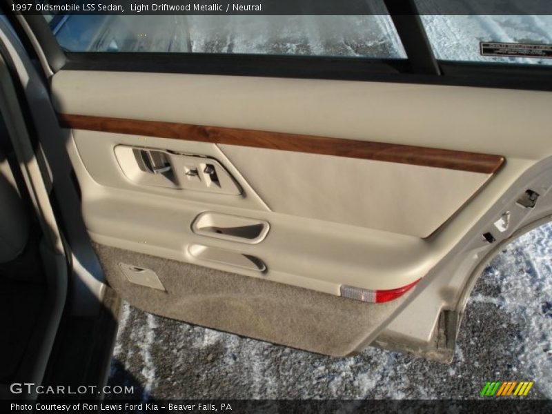 Light Driftwood Metallic / Neutral 1997 Oldsmobile LSS Sedan