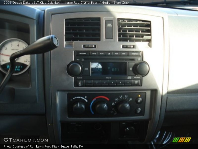 Inferno Red Crystal Pearl / Medium Slate Gray 2006 Dodge Dakota SLT Club Cab 4x4
