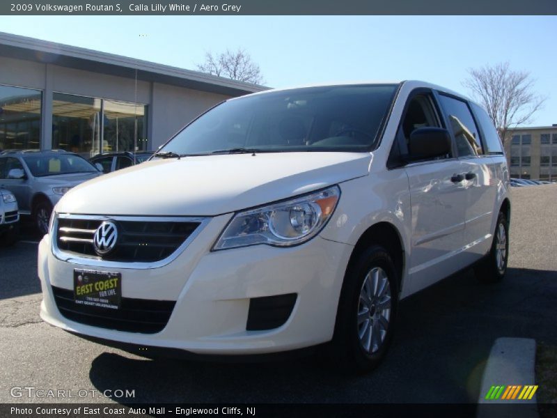 Calla Lilly White / Aero Grey 2009 Volkswagen Routan S