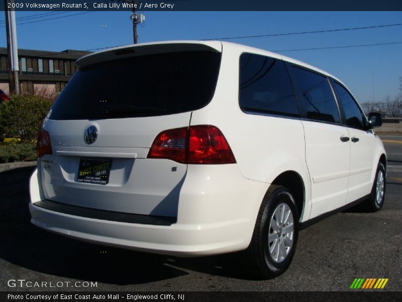 Calla Lilly White / Aero Grey 2009 Volkswagen Routan S
