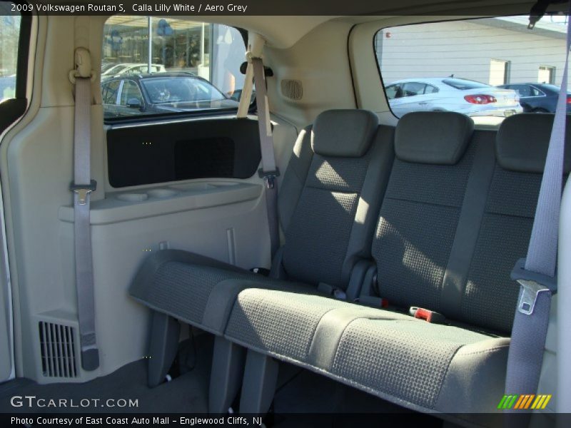 Calla Lilly White / Aero Grey 2009 Volkswagen Routan S