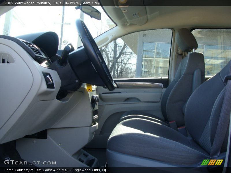 Calla Lilly White / Aero Grey 2009 Volkswagen Routan S
