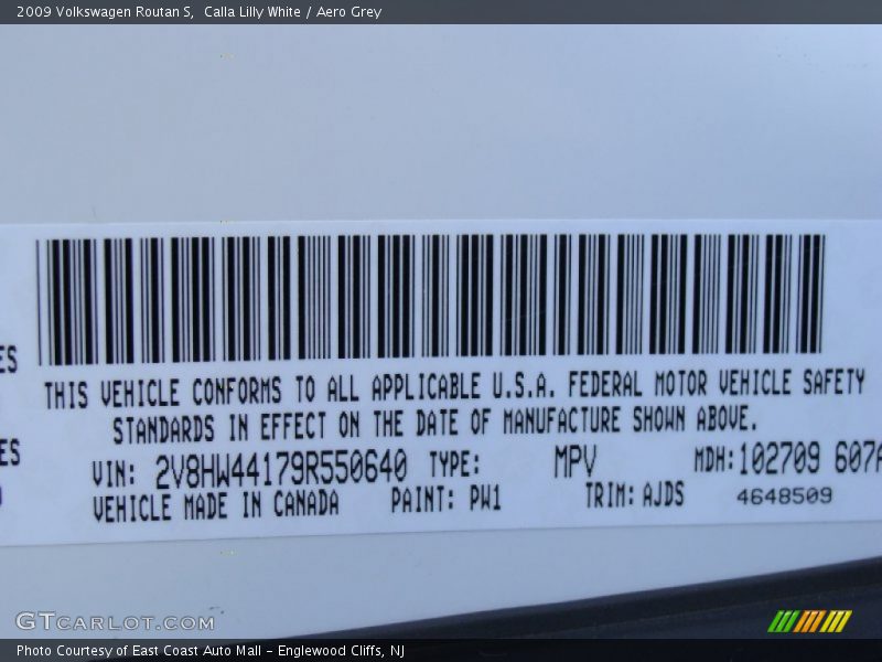 Calla Lilly White / Aero Grey 2009 Volkswagen Routan S