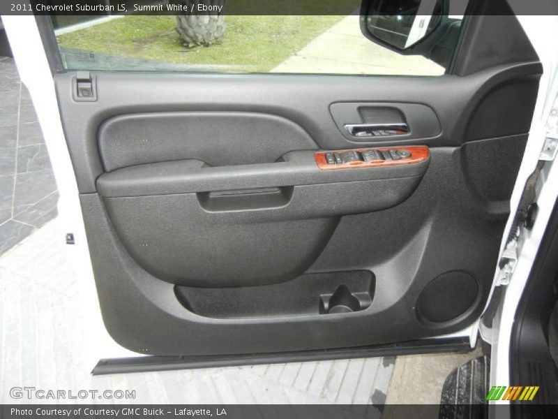 Summit White / Ebony 2011 Chevrolet Suburban LS