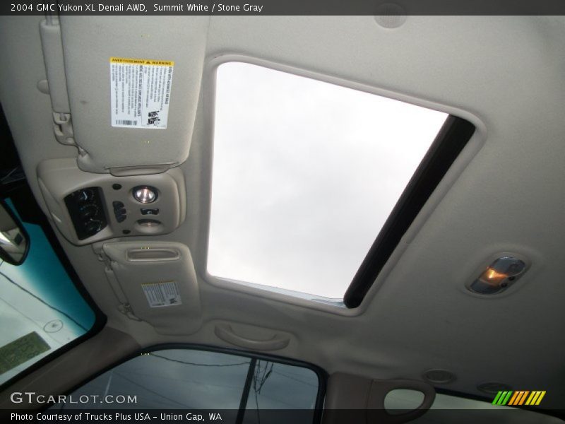 Summit White / Stone Gray 2004 GMC Yukon XL Denali AWD