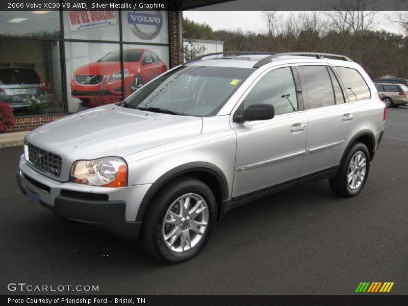 Front 3/4 View of 2006 XC90 V8 AWD