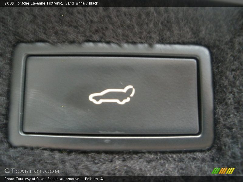Sand White / Black 2009 Porsche Cayenne Tiptronic