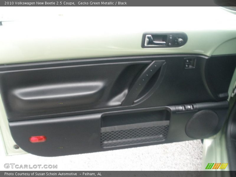 Gecko Green Metallic / Black 2010 Volkswagen New Beetle 2.5 Coupe