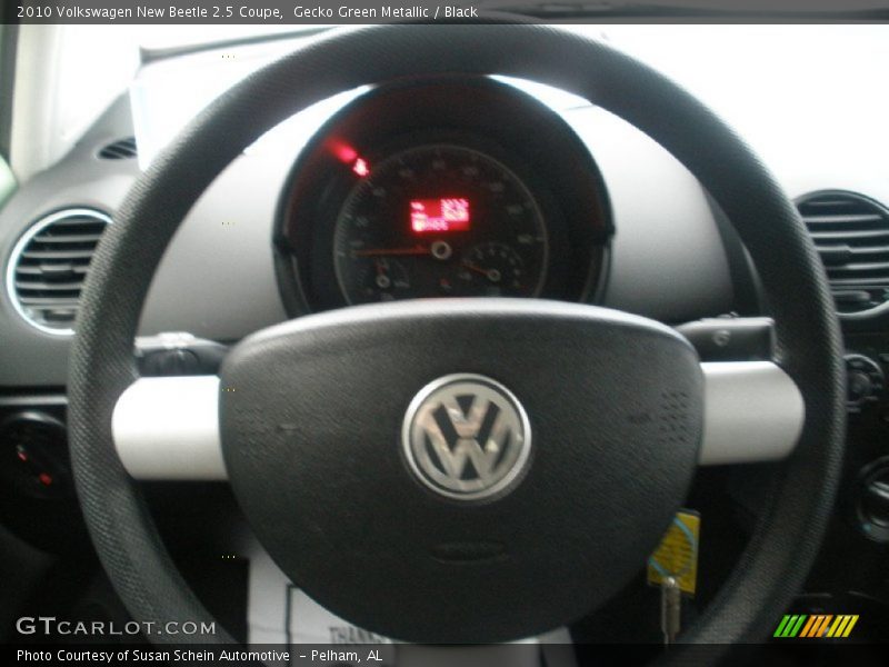 Gecko Green Metallic / Black 2010 Volkswagen New Beetle 2.5 Coupe