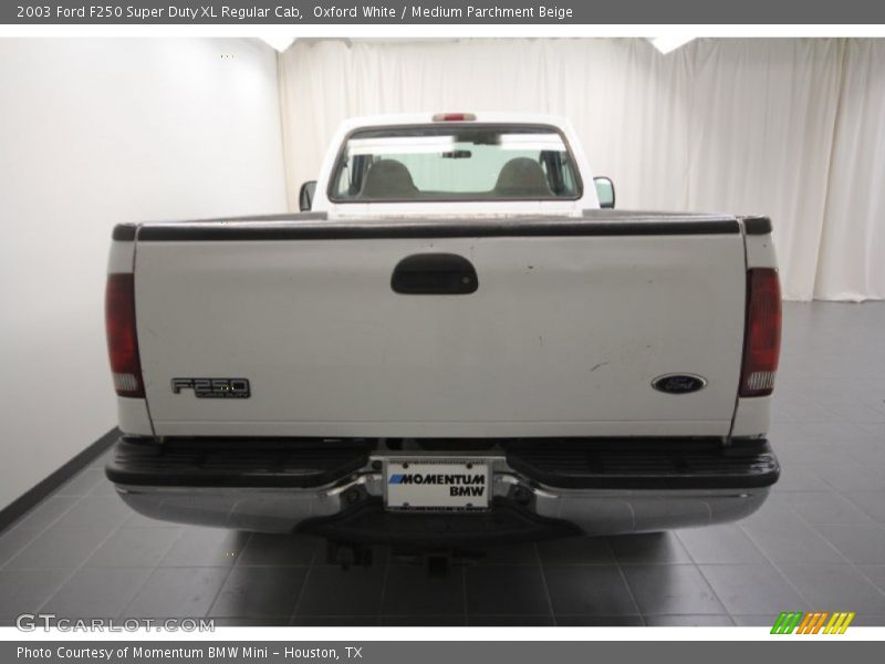 Oxford White / Medium Parchment Beige 2003 Ford F250 Super Duty XL Regular Cab