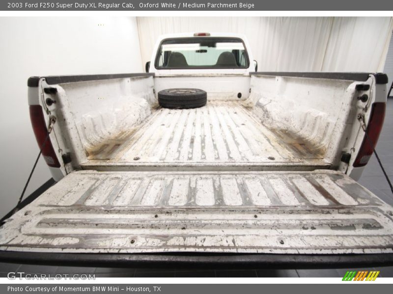 Oxford White / Medium Parchment Beige 2003 Ford F250 Super Duty XL Regular Cab