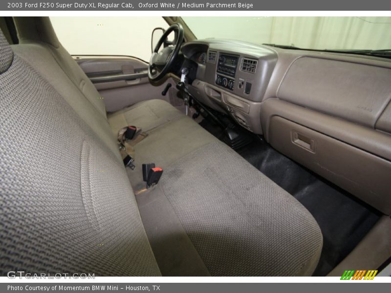 Oxford White / Medium Parchment Beige 2003 Ford F250 Super Duty XL Regular Cab
