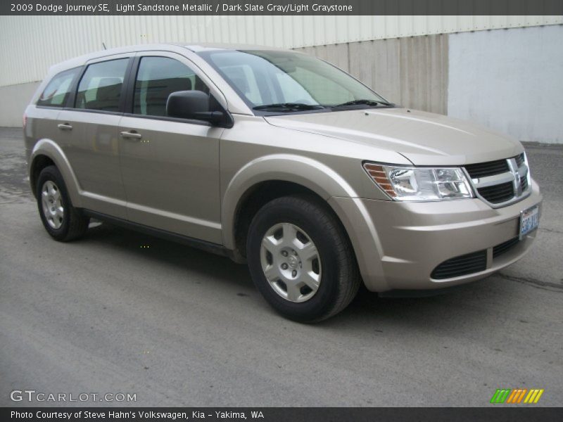 Light Sandstone Metallic / Dark Slate Gray/Light Graystone 2009 Dodge Journey SE