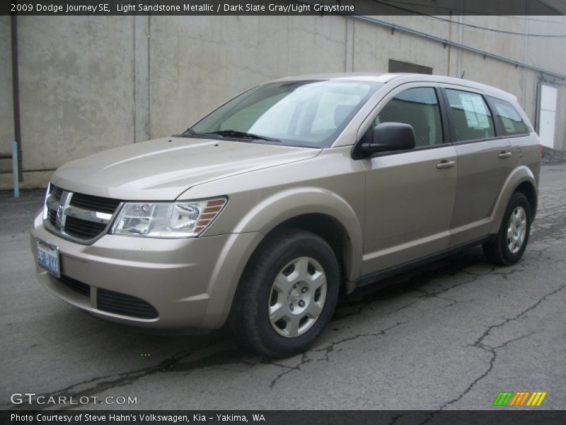 Light Sandstone Metallic / Dark Slate Gray/Light Graystone 2009 Dodge Journey SE
