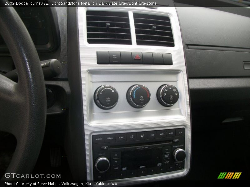 Light Sandstone Metallic / Dark Slate Gray/Light Graystone 2009 Dodge Journey SE