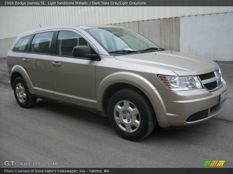 Light Sandstone Metallic / Dark Slate Gray/Light Graystone 2009 Dodge Journey SE