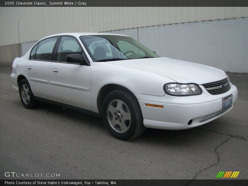 Summit White / Gray 2005 Chevrolet Classic