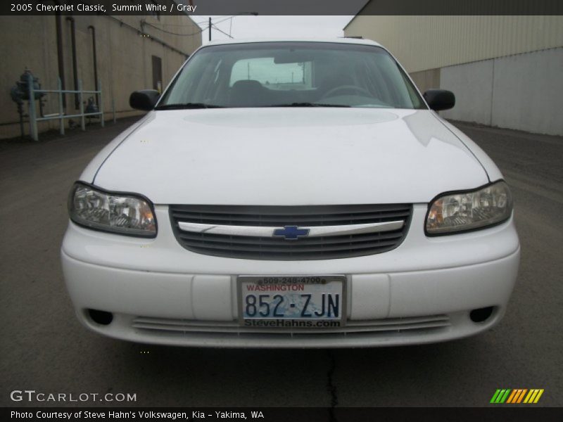 Summit White / Gray 2005 Chevrolet Classic