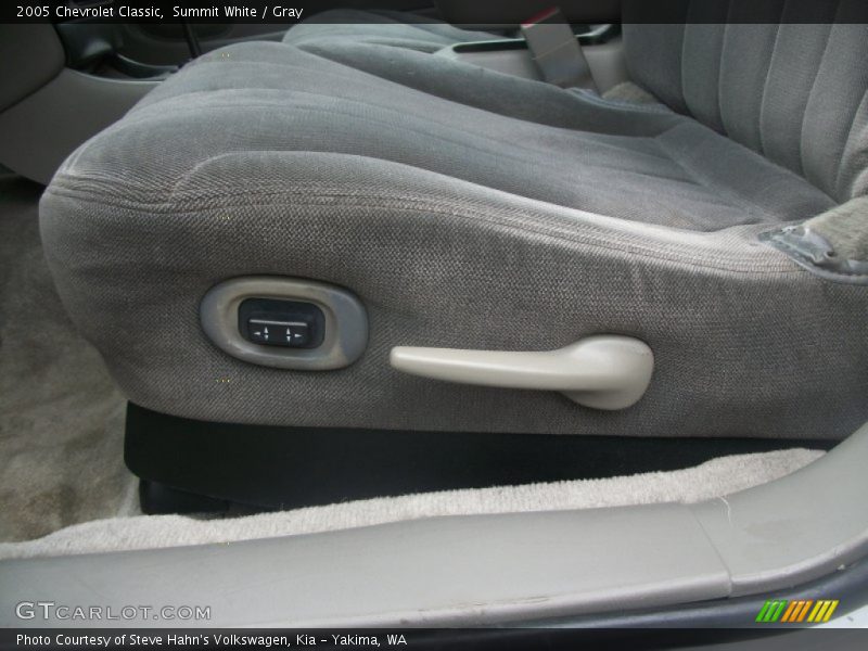 Summit White / Gray 2005 Chevrolet Classic
