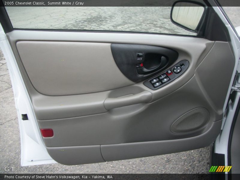 Summit White / Gray 2005 Chevrolet Classic