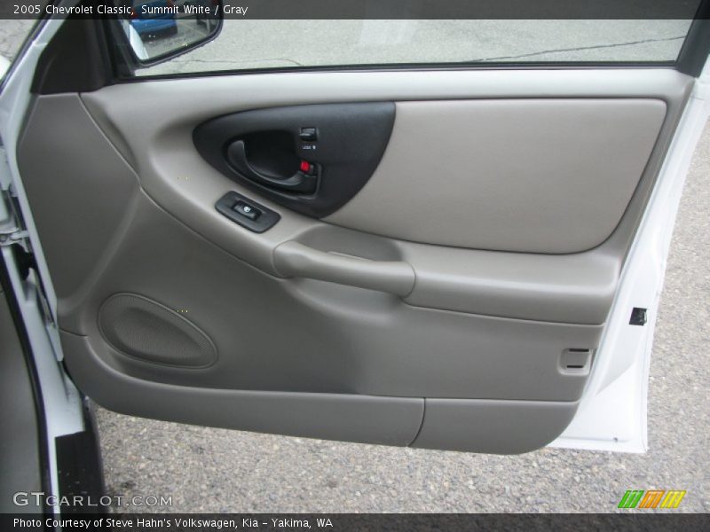 Summit White / Gray 2005 Chevrolet Classic