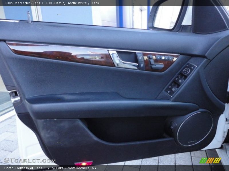 Arctic White / Black 2009 Mercedes-Benz C 300 4Matic