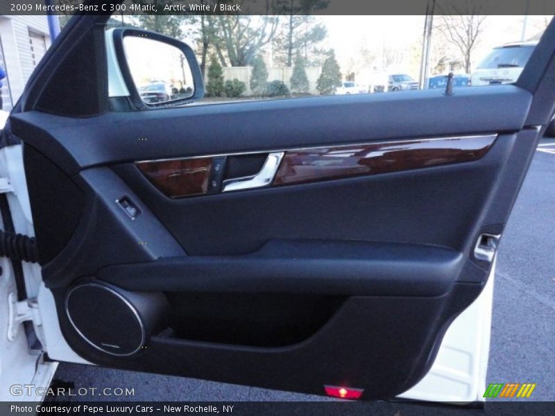 Arctic White / Black 2009 Mercedes-Benz C 300 4Matic