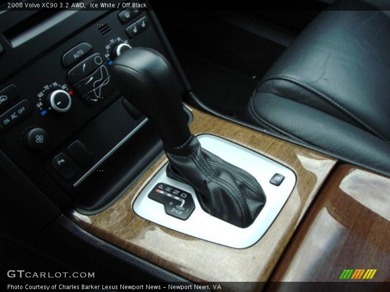 Ice White / Off Black 2008 Volvo XC90 3.2 AWD