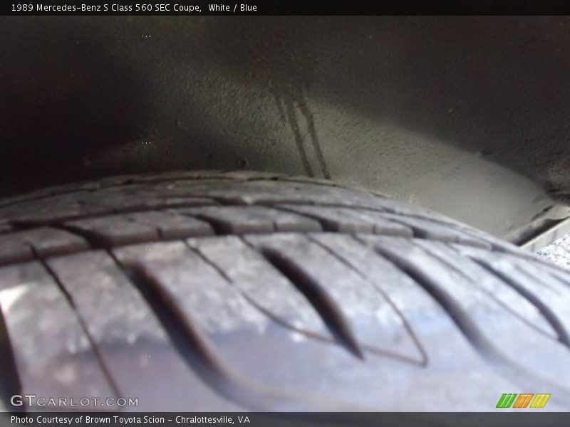 White / Blue 1989 Mercedes-Benz S Class 560 SEC Coupe