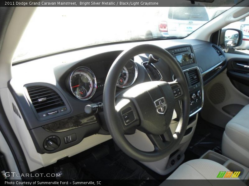 Bright Silver Metallic / Black/Light Graystone 2011 Dodge Grand Caravan Mainstreet