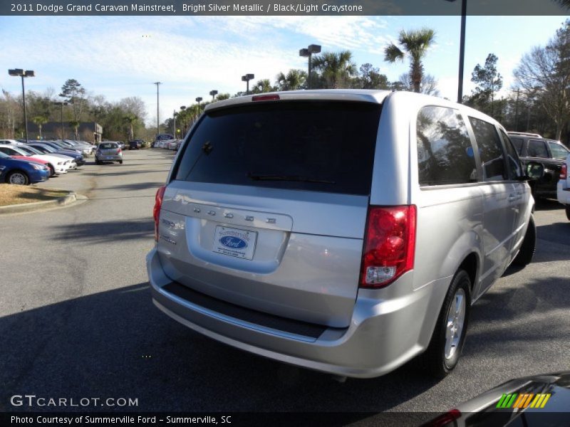 Bright Silver Metallic / Black/Light Graystone 2011 Dodge Grand Caravan Mainstreet