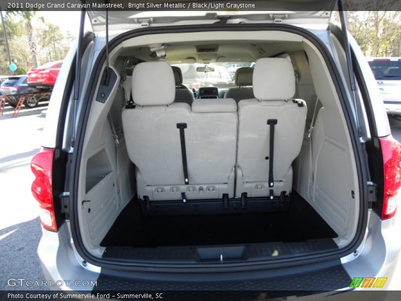 Bright Silver Metallic / Black/Light Graystone 2011 Dodge Grand Caravan Mainstreet