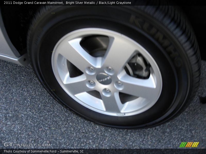 Bright Silver Metallic / Black/Light Graystone 2011 Dodge Grand Caravan Mainstreet