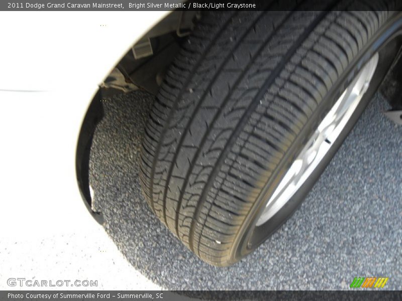 Bright Silver Metallic / Black/Light Graystone 2011 Dodge Grand Caravan Mainstreet