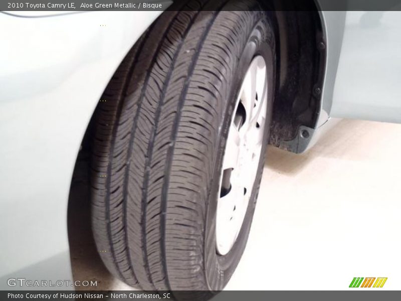 Aloe Green Metallic / Bisque 2010 Toyota Camry LE