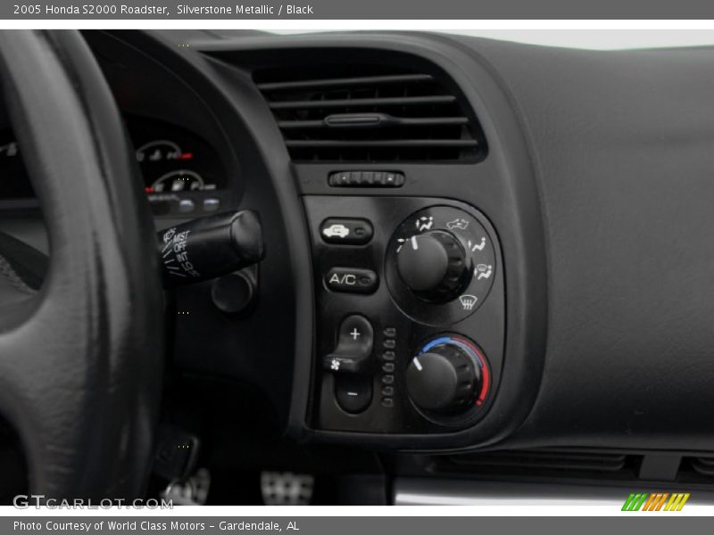Controls of 2005 S2000 Roadster