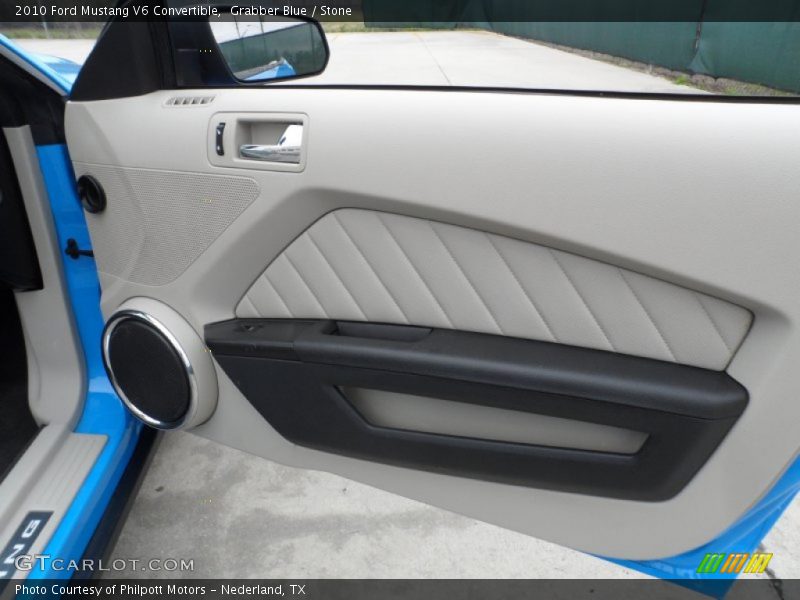 Door Panel of 2010 Mustang V6 Convertible