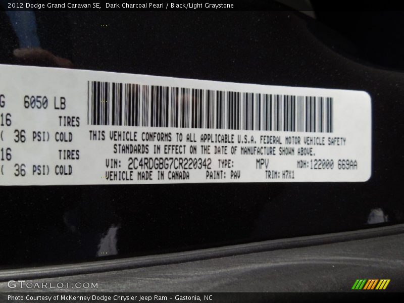 Dark Charcoal Pearl / Black/Light Graystone 2012 Dodge Grand Caravan SE