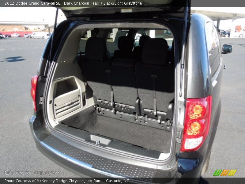 Dark Charcoal Pearl / Black/Light Graystone 2012 Dodge Grand Caravan SE