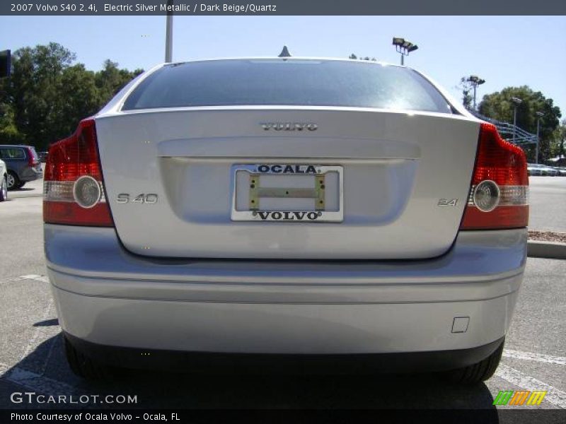 Electric Silver Metallic / Dark Beige/Quartz 2007 Volvo S40 2.4i