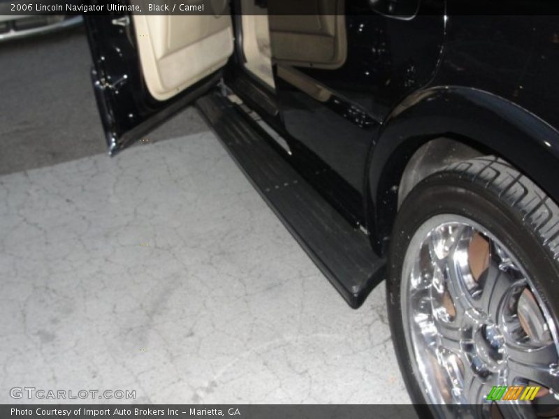 Black / Camel 2006 Lincoln Navigator Ultimate