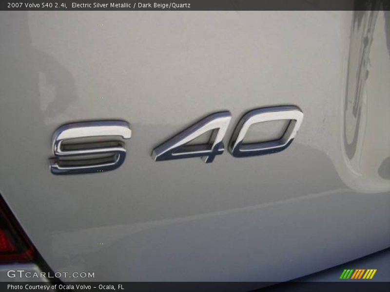 Electric Silver Metallic / Dark Beige/Quartz 2007 Volvo S40 2.4i