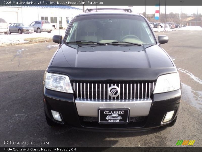 Black / Pebble/Light Parchment 2005 Mercury Mariner V6 Premier