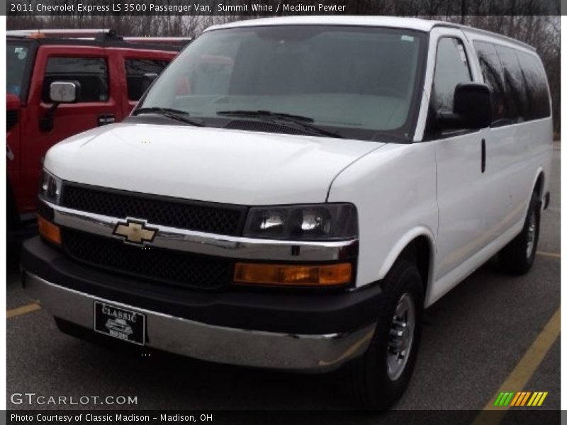 Summit White / Medium Pewter 2011 Chevrolet Express LS 3500 Passenger Van