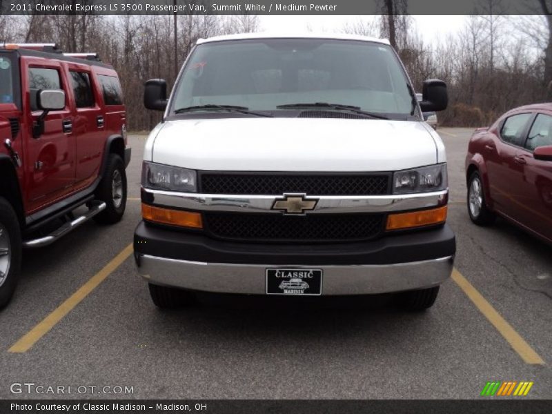 Summit White / Medium Pewter 2011 Chevrolet Express LS 3500 Passenger Van