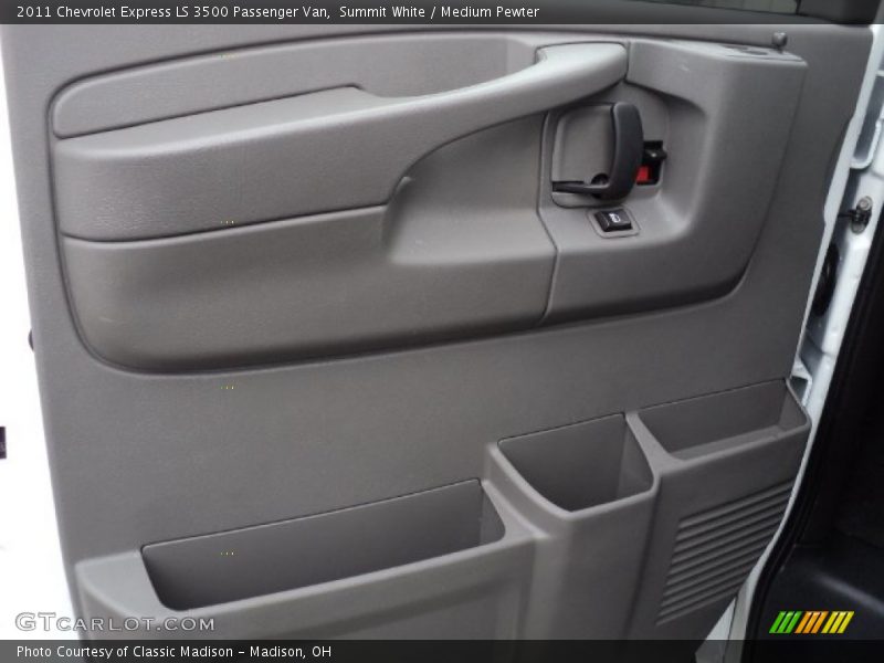 Summit White / Medium Pewter 2011 Chevrolet Express LS 3500 Passenger Van