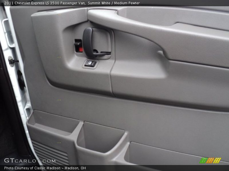 Summit White / Medium Pewter 2011 Chevrolet Express LS 3500 Passenger Van