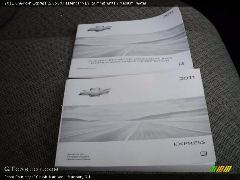 Summit White / Medium Pewter 2011 Chevrolet Express LS 3500 Passenger Van