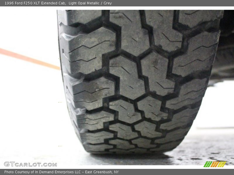 Light Opal Metallic / Grey 1996 Ford F250 XLT Extended Cab