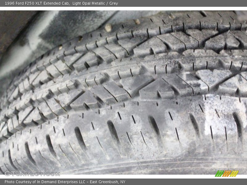 Light Opal Metallic / Grey 1996 Ford F250 XLT Extended Cab
